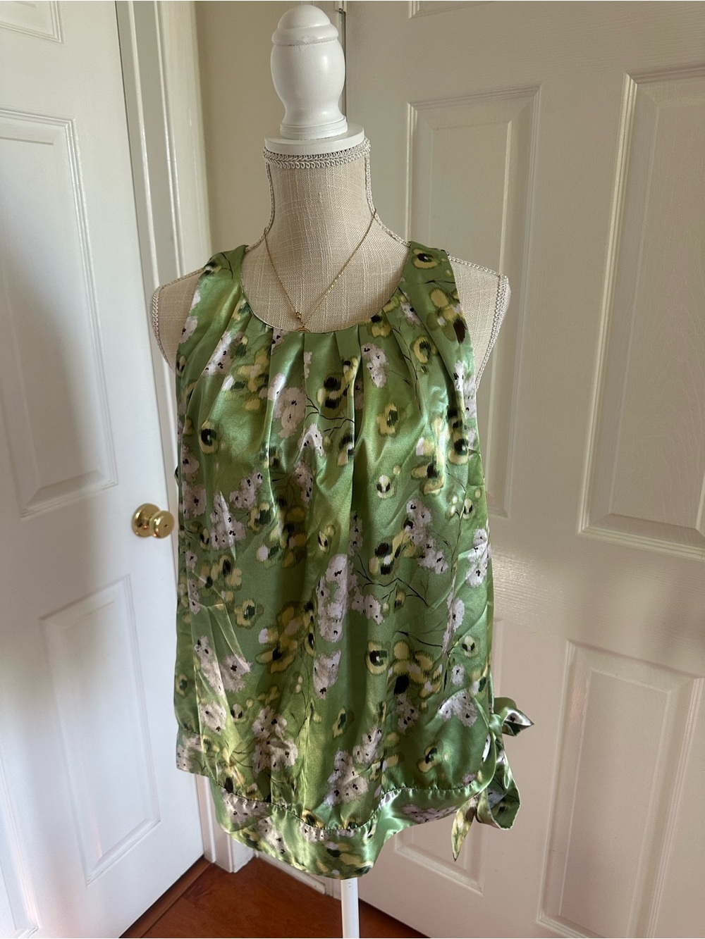 Apt. 9 Green Floral Satin Halter Blouse